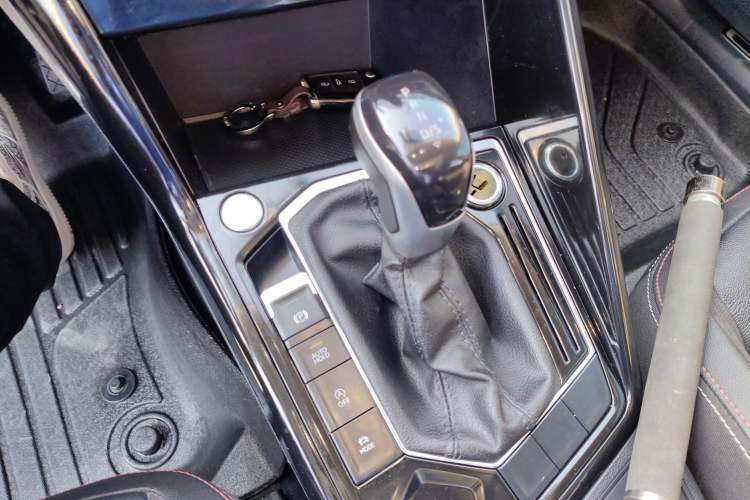 Used Volkswagen Tayron 2022 330TSI Two-Wheel Drive Luxury Smart Connectivity Version