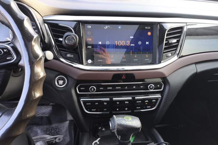 Used GAC Trumpchi GS8 2017 320T Two-Wheel Drive Luxury Smart Connectivity Version (7 Seats)