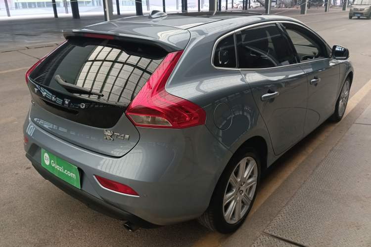 Used Volvo V40 2018 T4 Zhiya Edition