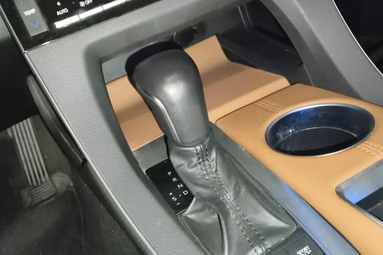 Used Toyota Avalon 2019 2.5L Touring Premium Version China VI Standard
