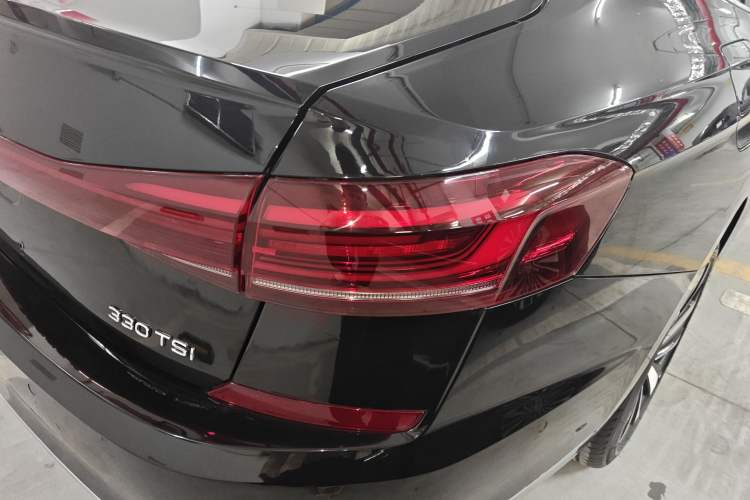 Used Volkswagen Passat 2022 330TSI Starry Luxury Edition – Exclusive Special Edition
