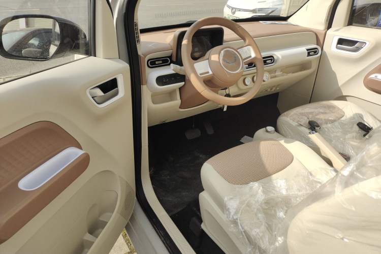 Used Wuling Hongguang MINIEV 2024 3rd Generation 215km Youth Edition