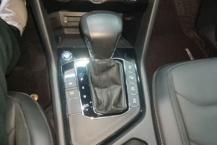 Used Volkswagen Tiguan L 2021 330TSI Automatic Two-Wheel Drive R-Line Enhanced Edition
