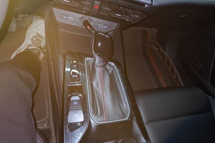 Used MG 5 2021 180 DVVT CVT Youth Luxury Edition
