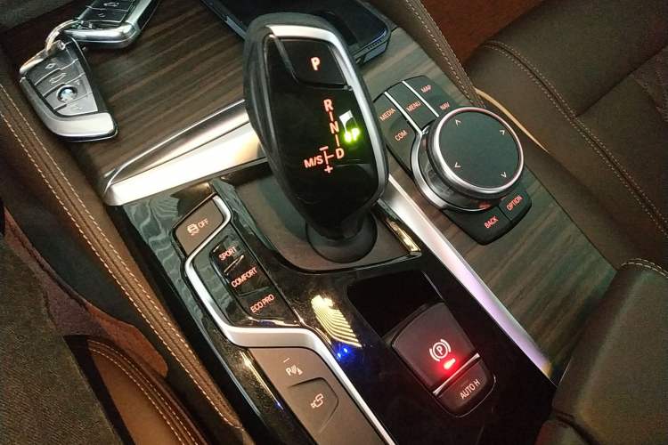 Used BMW 5 Series 2019 530Li Luxury Edition Premium Package
