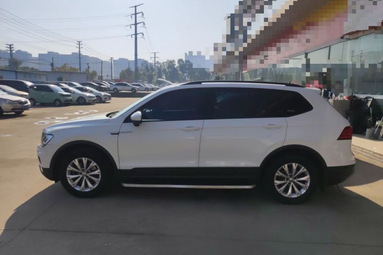 Used Volkswagen Tiguan L 2017 330TSI Automatic Two-Wheel Drive Luxury Edition
