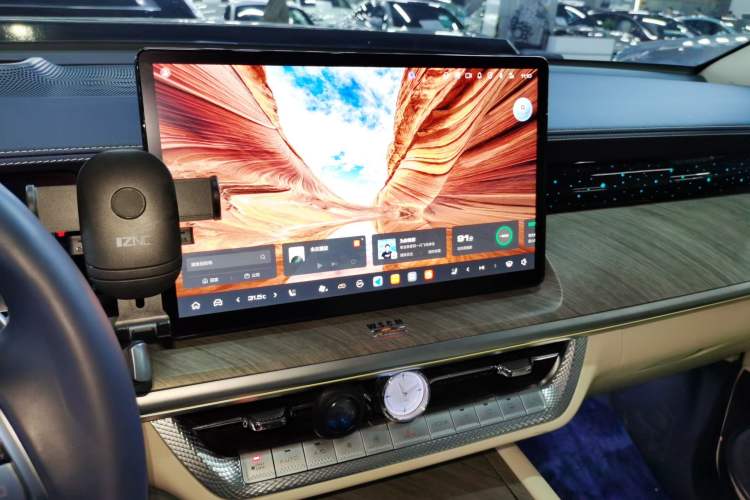 Used Tank 500 New Energy 2023 Hi4-T
