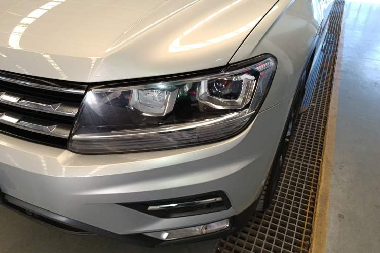 Used Volkswagen Tiguan L 2019 Revised 330TSI Automatic Two-Wheel Drive Smart & Luxury Edition China VI Standard