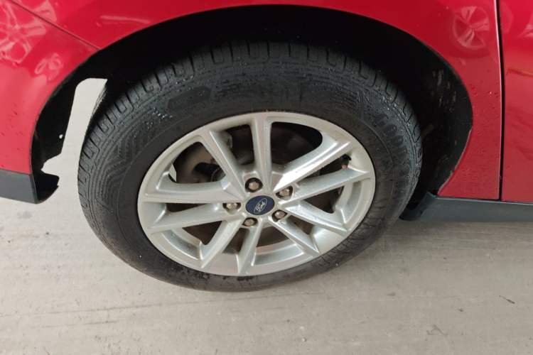 Used Ford Focus 2017 Sedan EcoBoost 125 Automatic Supreme Style SmartDrive Edition
