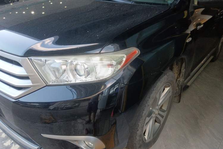 Used Toyota Highlander 2012 2.7L Two-Wheel Drive 7-Seater Luxury Edition
