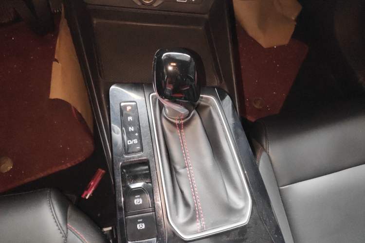 Used MG 5 2022 180 DVVT CVT Youth Luxury Edition
