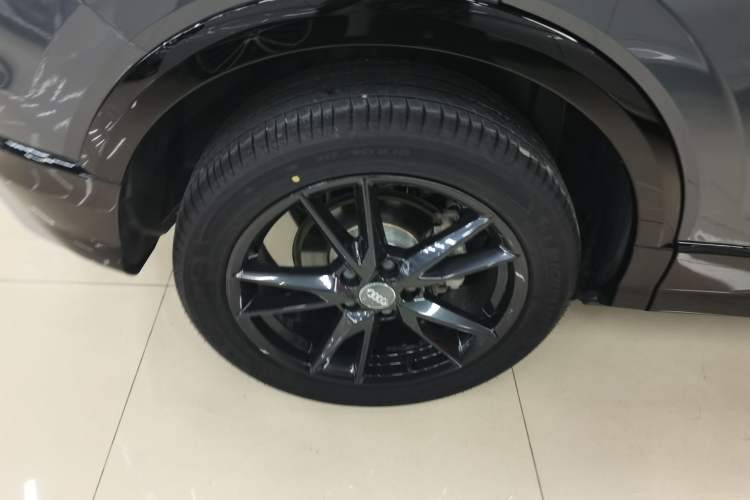 Used Audi Q2L 2021 35 TFSI Progressive Dynamic Edition
