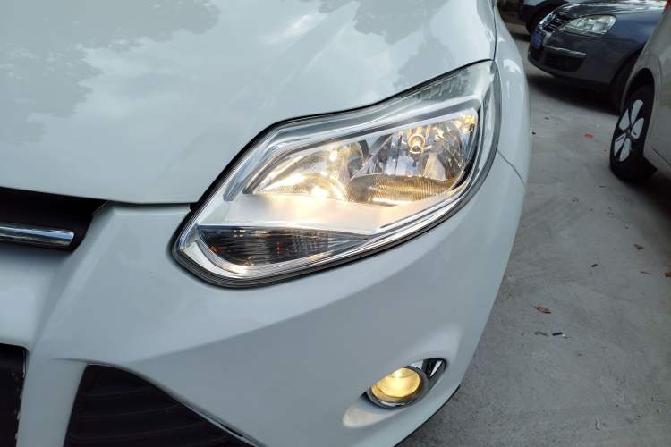 Used Ford Focus 2012 Hatchback 1.6L Automatic Fashion Edition
