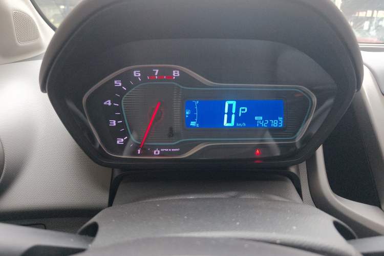 Used Chevrolet Aveo Sonic 2014 Sedan 1.4SL AT Stylish Sunroof Edition