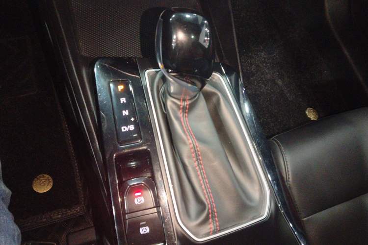 Used MG 5 2022 180 DVVT CVT Youth Luxury Edition
