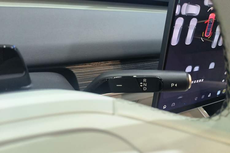 Used ONVO L60 2024 60 kWh Rear-Drive Version