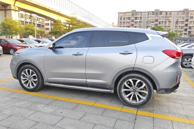 Used Wey VV6 2018 2.0T Two-Wheel-Drive Ultra-Luxury Version China V Standard
