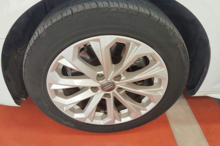 Used Audi A4L 2019 40 TFSI Ambition China VI
