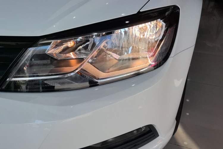 Used Volkswagen Lamando 2017 280TSI DSG Comfort Edition
