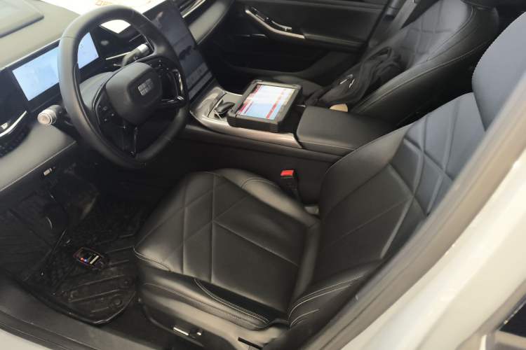 Used  L6 2024 60km PLUS Dragon Edition