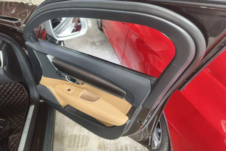 Used Volvo V90 2017 Cross Country T5 AWD Smart Range Edition