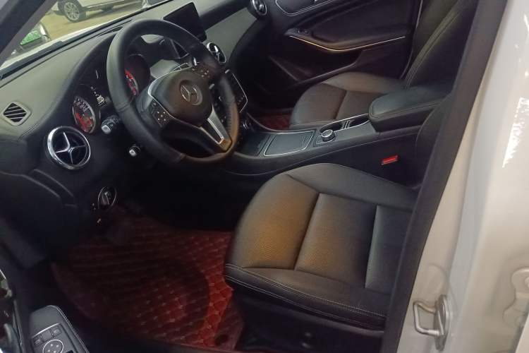 Used Mercedes-Benz GLA 2015 GLA 220 4MATIC Fashion Model