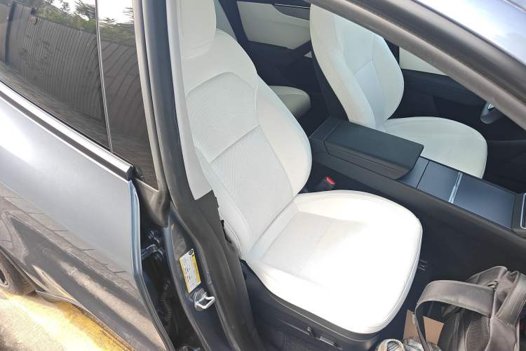 Used Tesla Model Y 2025 Rear-Wheel-Drive Version