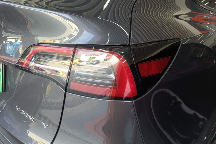 Used Tesla Model Y 2023 Long-Range All-Wheel-Drive Version