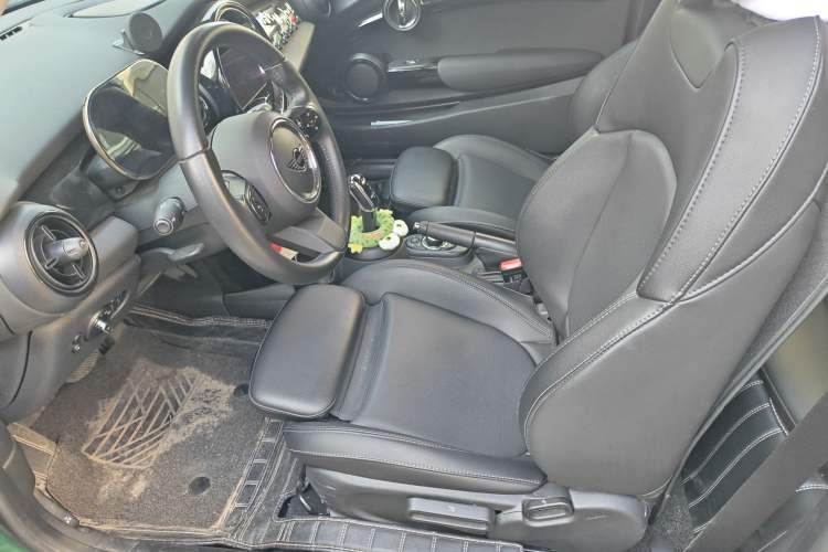 Used MINI MINI 2022 1.5T COOPER Classic Edition
