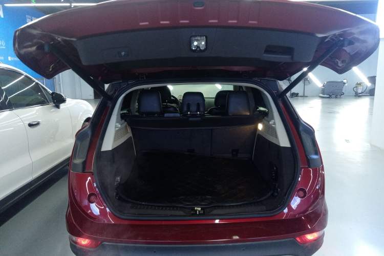 Used Lincoln MKC 2014 2.0T Two-Wheel-Drive Luxury Edition
