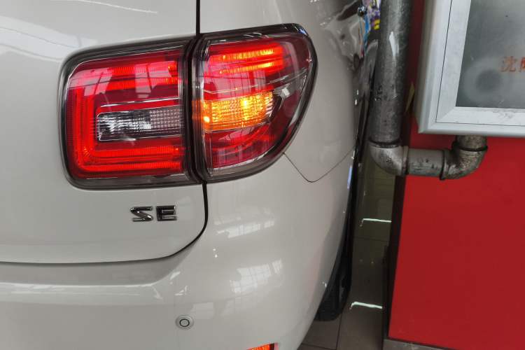 Used Nissan Patrol 2017 4.0L XE Middle East Version
