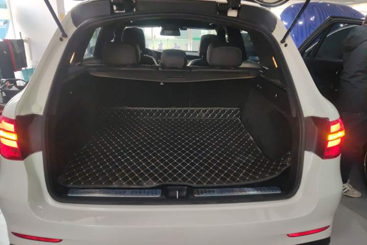 Used Mercedes-Benz GLC 2018 GLC 260 4MATIC Luxury Model