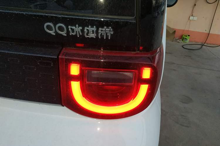 Used Chery QQ Ice Cream 2022 170km Sundae Phosphate Lithium-Ion