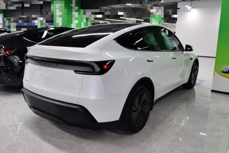 Used Tesla Model Y 2025 Long-Range All-Wheel-Drive Version