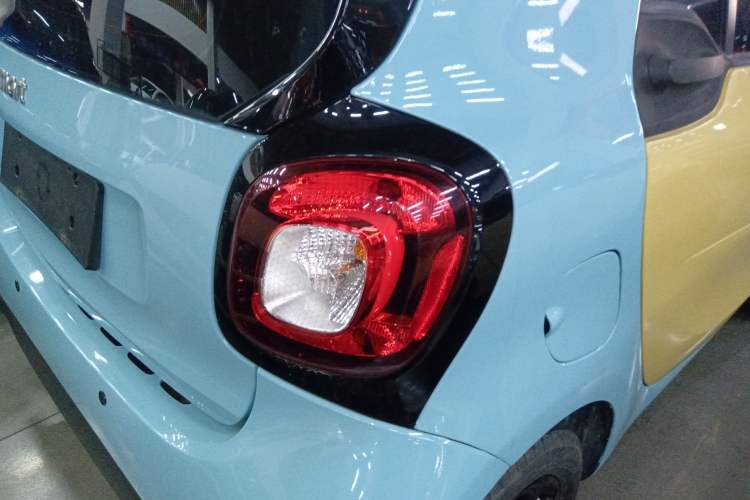 Used  fortwo 2015 1.0L 52 kW hardtop Dynamic version
