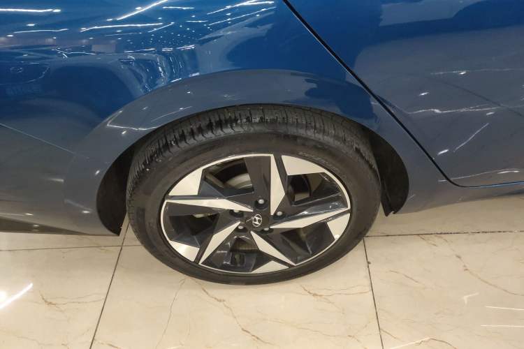 Used Hyundai Elantra 2021 1.5L CVT LUX Prestige Edition
