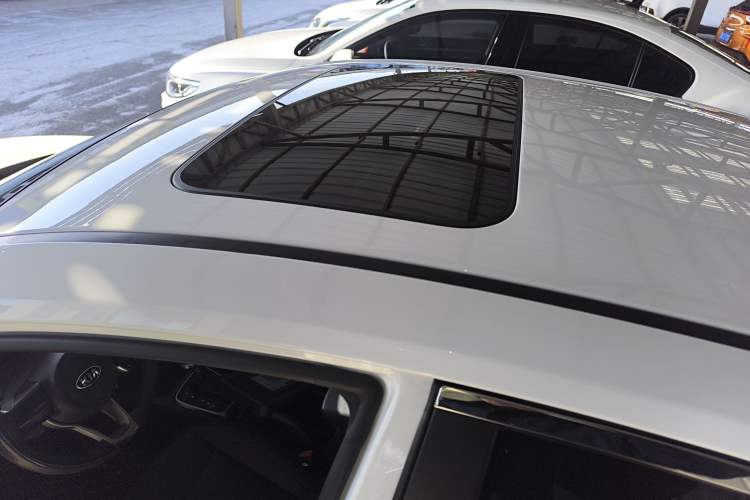 Used Kia K2 2017 Sedan 1.4L Automatic Transmission 15th Anniversary Special Edition GLS
