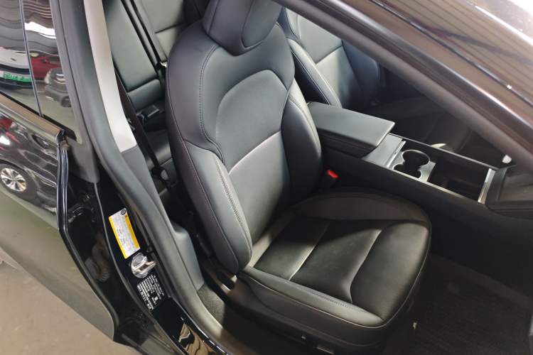 Used Tesla Model 3 2023 Rear-Wheel-Drive Version
