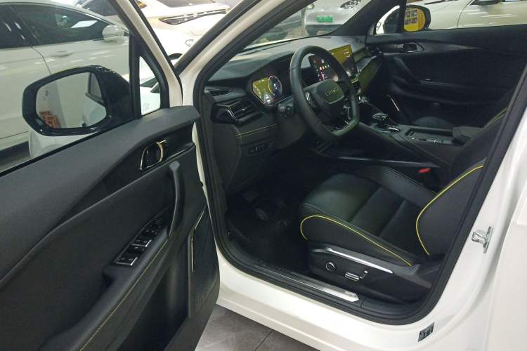 Used Lynk & Co 06 2023 Remix 1.5T Dynamic Halo
