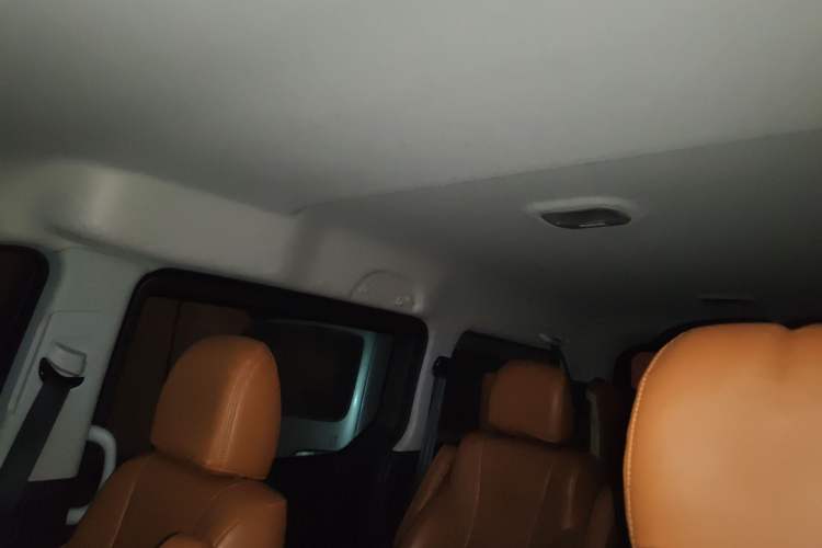 Used  M4 2019 Business & Travel Series 2.0L Manual Comfort Model China VI