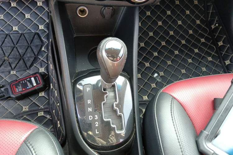 Used Kia K2 2015 Hatchback 1.4L AT GLS Cool Edition