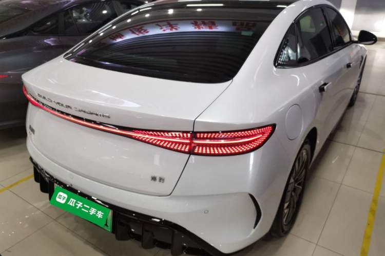 Used BYD Seal 2022 550 km Standard Range Rear-Wheel Drive Prestige Version
