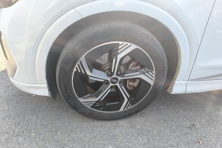 Used Audi Q4 e-tron 2022 50 e-tron quattro Visionary Edition
