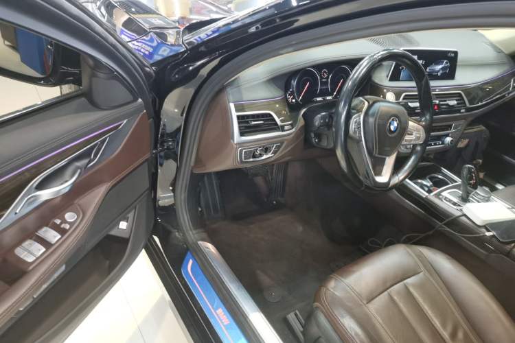 Used BMW 7 Series 2017 730Li Leading Model

