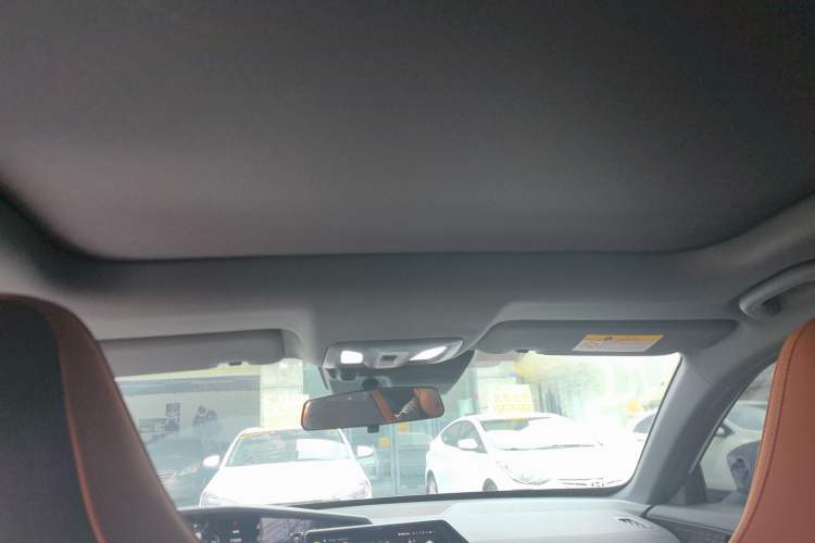 Used Changan UNI-V 2024 1.5T Prestige Sport Edition
