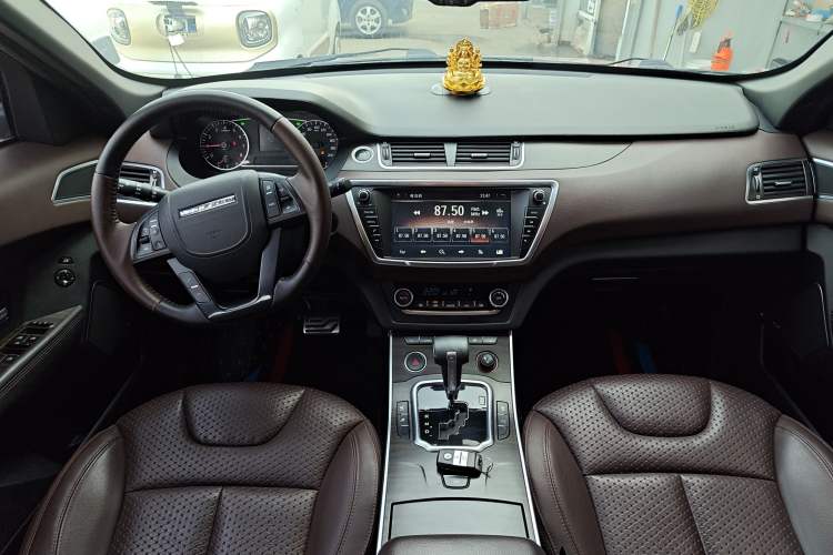 Used Land X7 2015 2.0T Panoramic Prestige Edition
