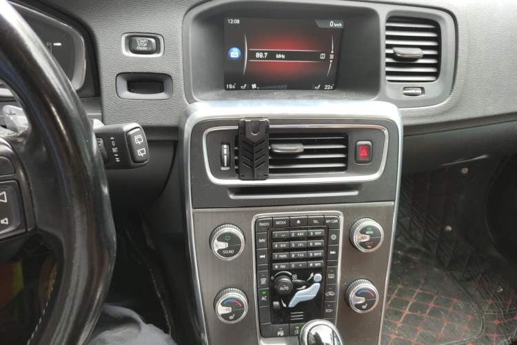 Used Volvo V60 2015 T5 Zhiya Edition
