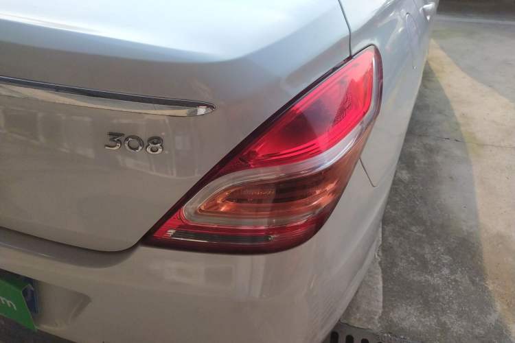 Used Peugeot 308 2014 Enjoy Edition Classic 1.6L Automatic Premium Model
