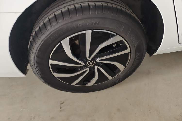 Used Volkswagen Lavida 2023 New Sharp 1.5L Automatic Outstanding New Vision Edition
