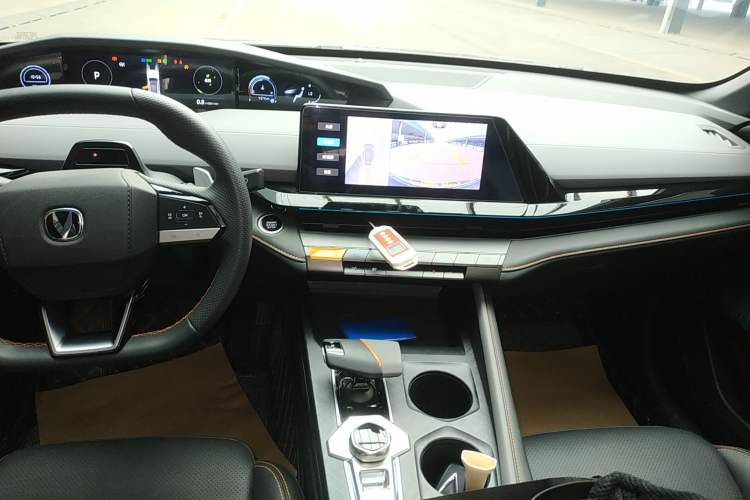 Used Changan UNI-V 2022 1.5T Prestige Version
